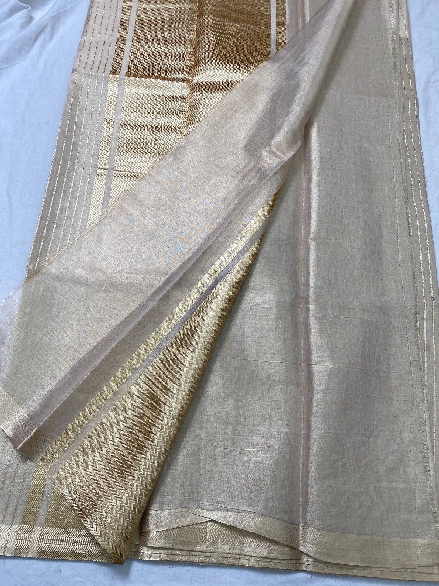 Tissue crush saree