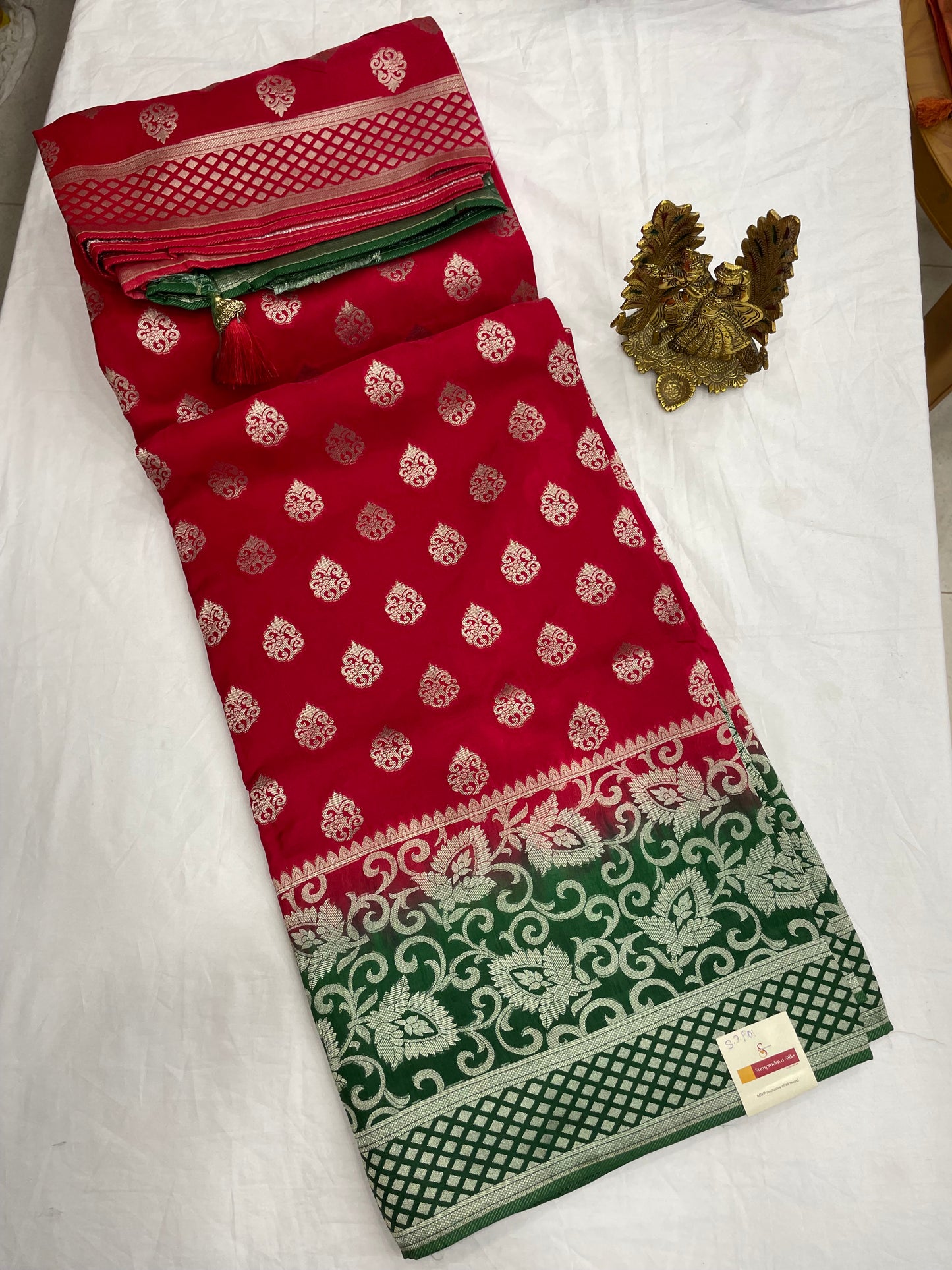 VICTORIAN SILK