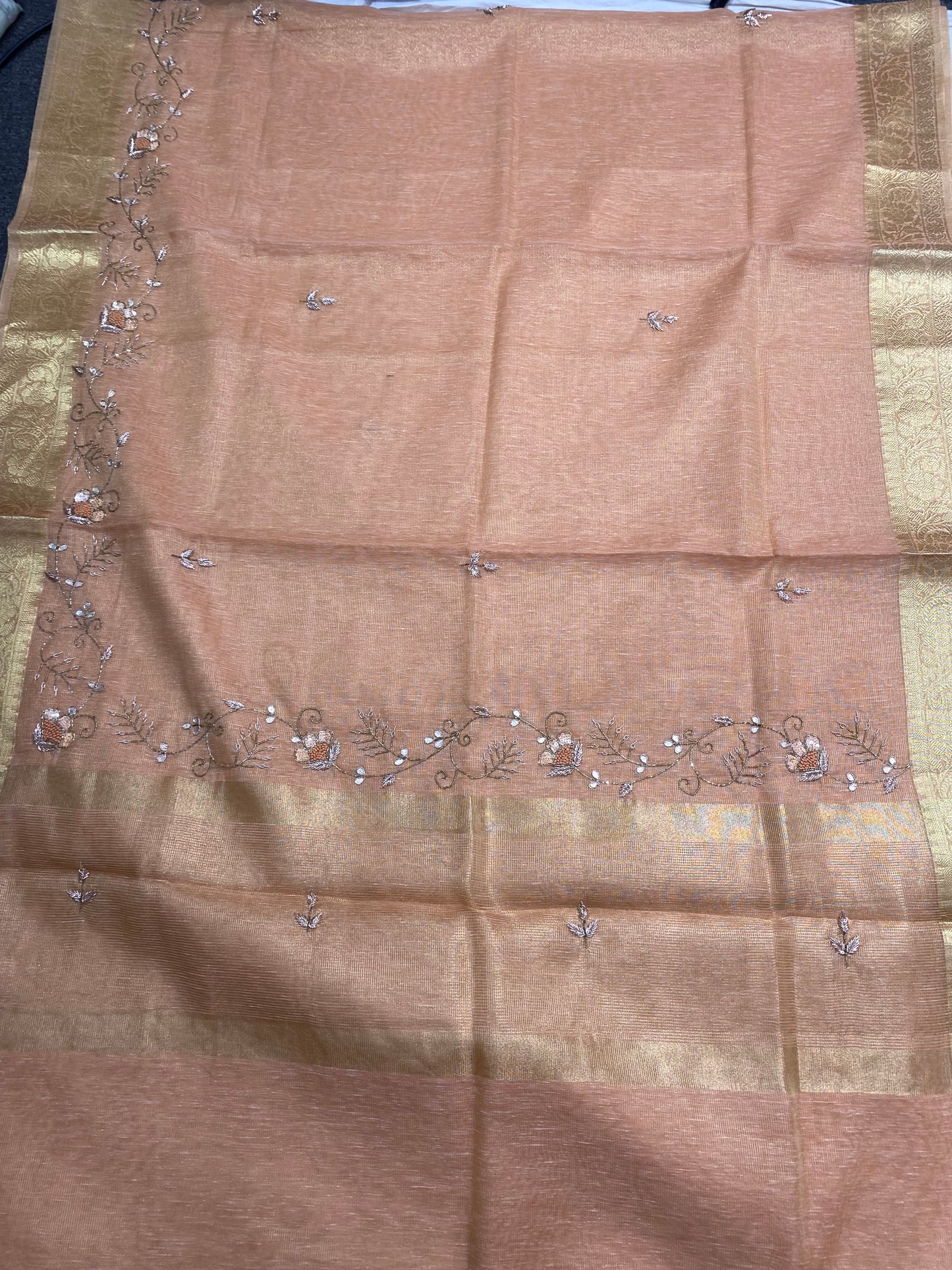 Kota tissue hand work