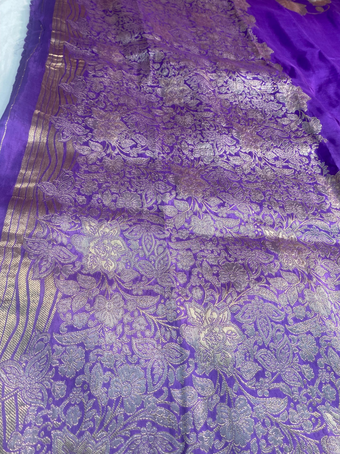 Dola silk river border