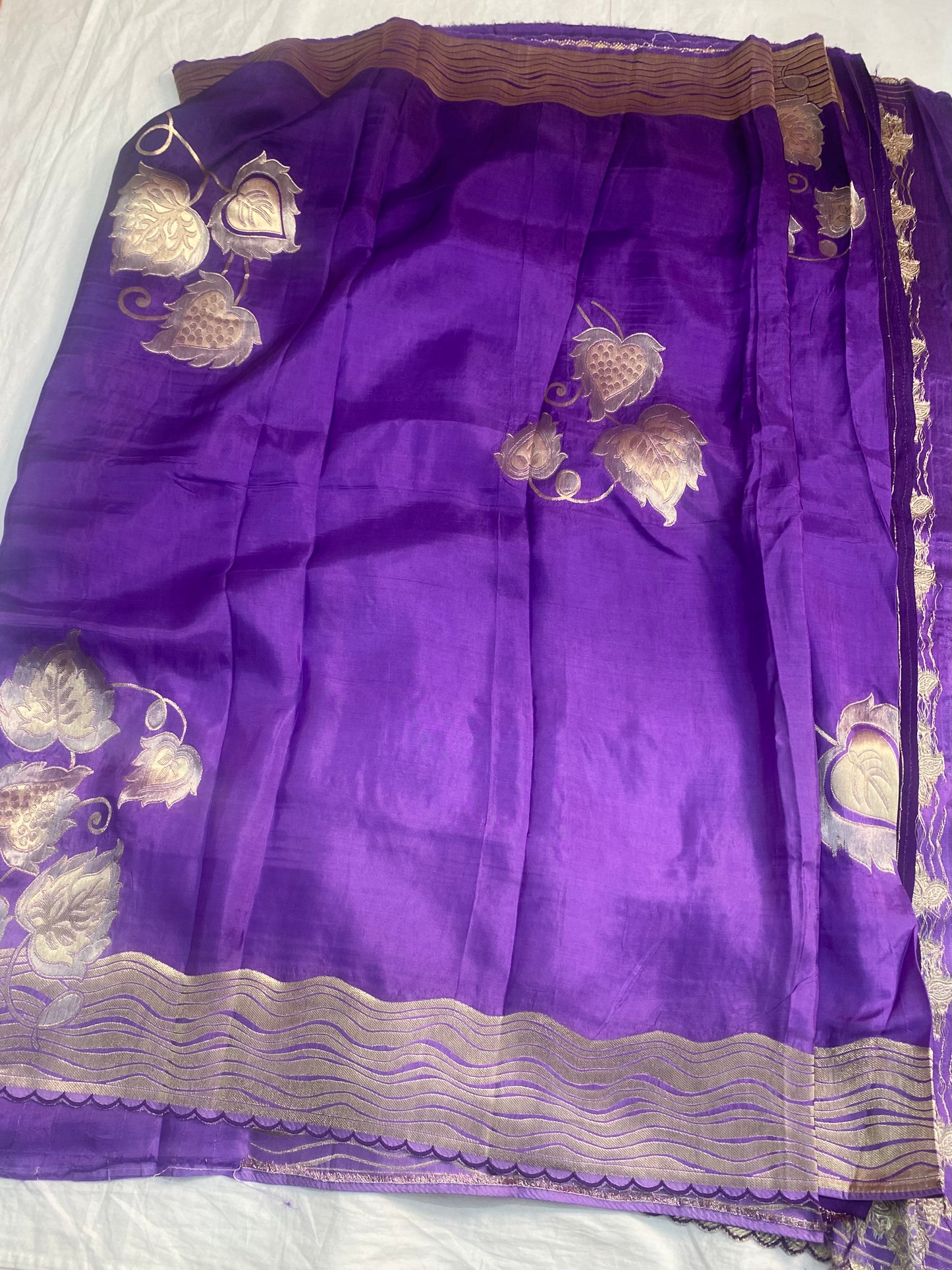 Dola silk river border