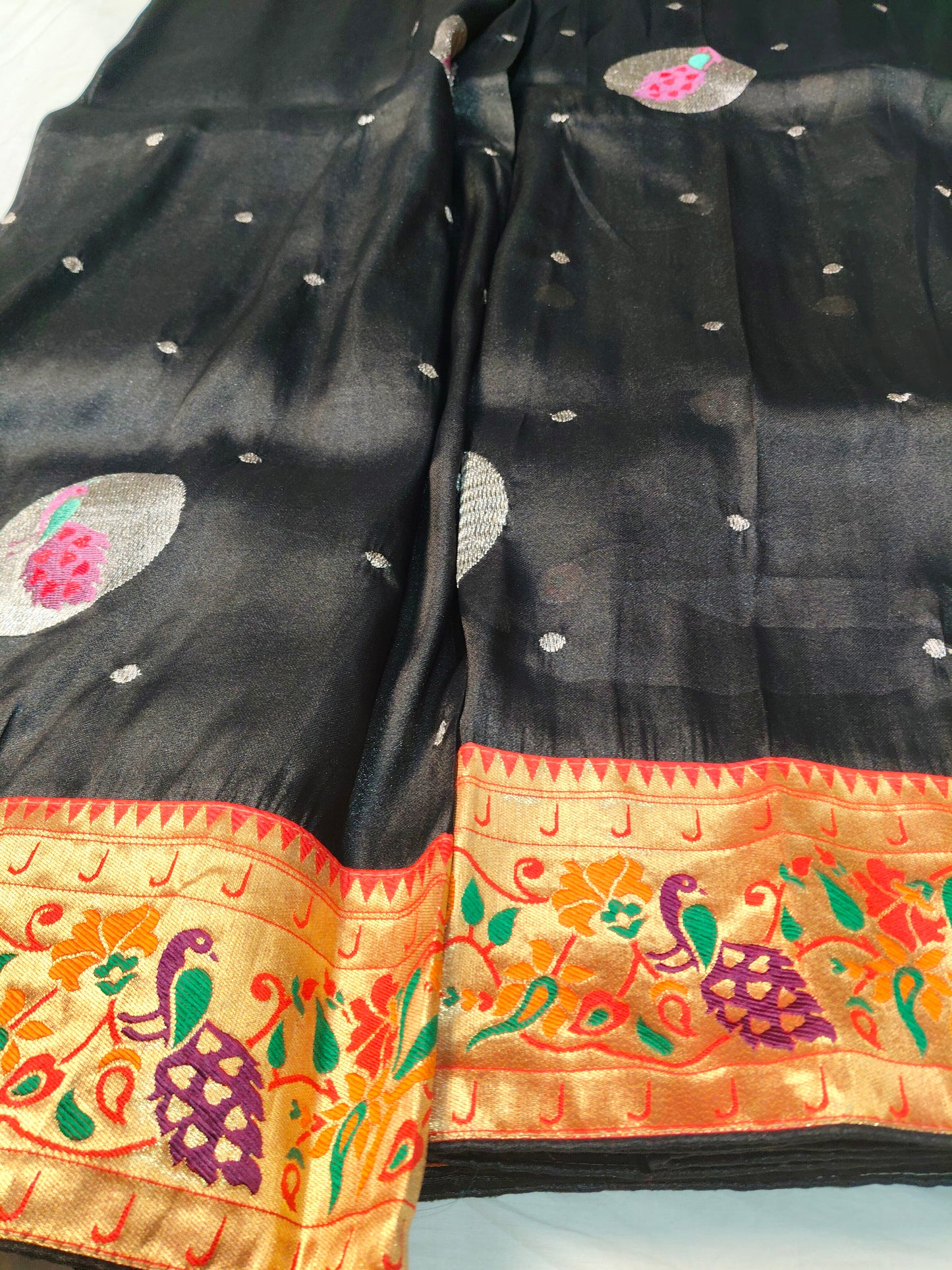 Tissue paithani border
